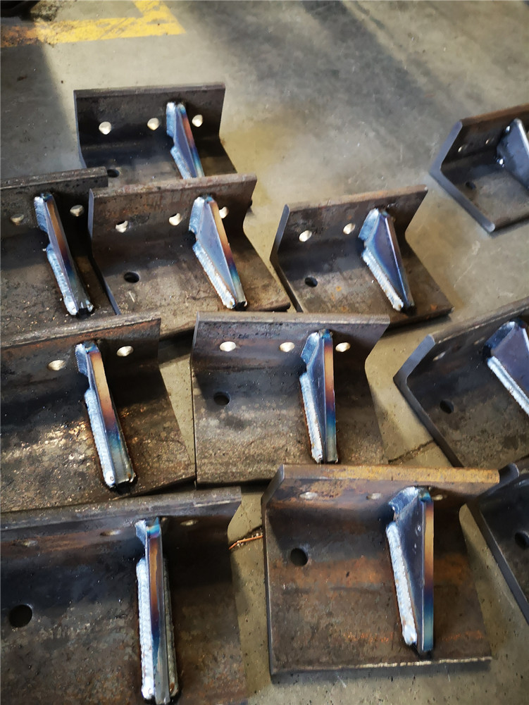 掛件厚板機器手焊接機